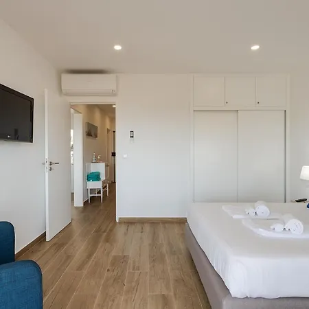 Apartment Ocean View Balcony 2-min Walk, Ac Carcavelos (Lisbon)