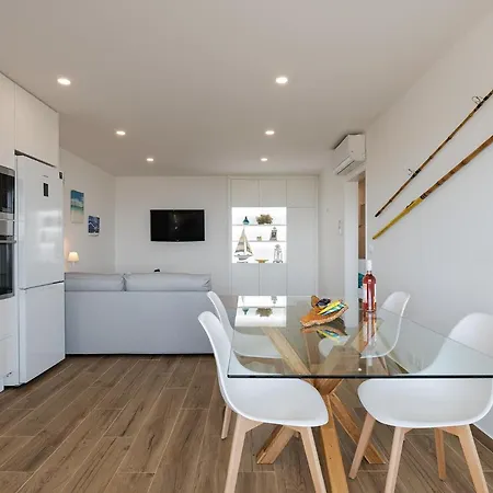 Ocean View Balcony 2-min Walk, Ac *
