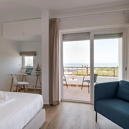 Apartment Ocean View Balcony 2-min Walk, Ac