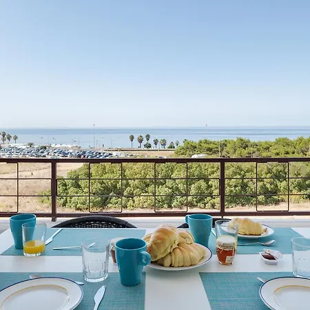 Ocean View Balcony 2-min Walk, Ac Apartment *