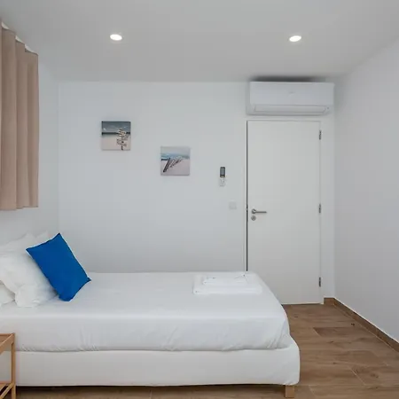 Ocean View Balcony 2-min Walk, Ac * Carcavelos (Lisbon)