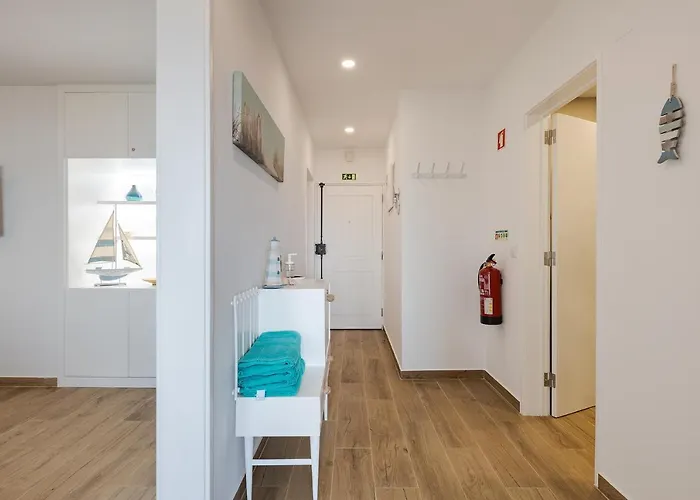 Apartament Ocean View Balcony Carcavelos Beach 2-Min Walk, Ac