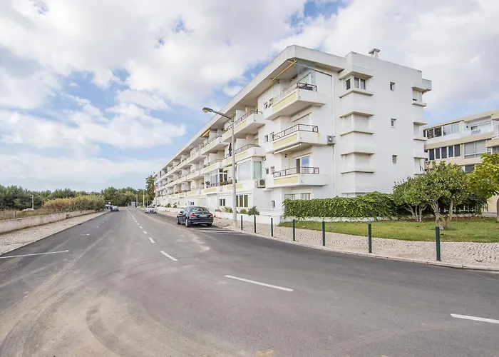 Ocean View Balcony Carcavelos Beach 2-Min Walk, Ac * Carcavelos (Lisbon)