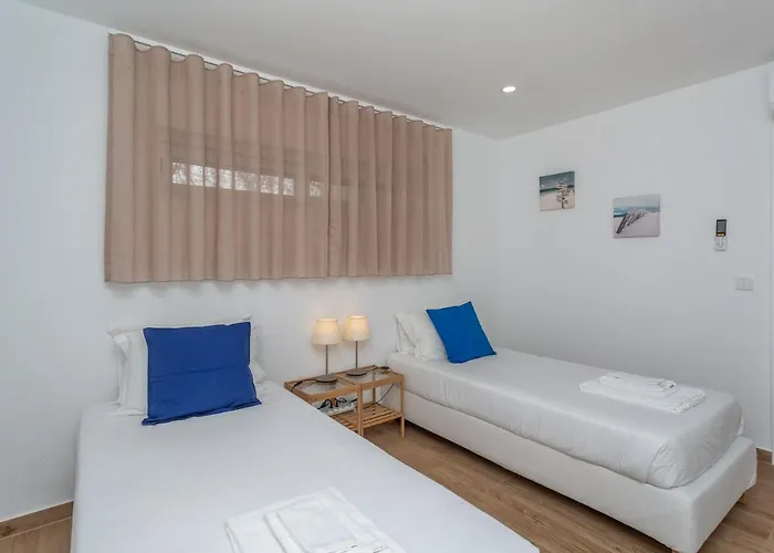 Ocean View Balcony Carcavelos Beach 2-Min Walk, Ac Carcavelos (Lisbon)
