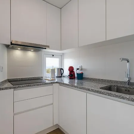 Ocean View Balcony 2-min Walk, Ac 아파트