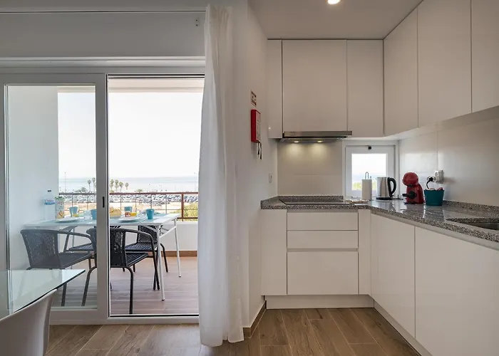 Διαμέρισμα Ocean View Balcony Carcavelos Beach 2-Min Walk, Ac