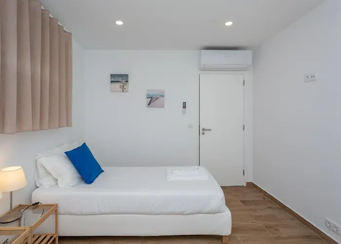 Ocean View Balcony Carcavelos Beach 2-Min Walk, Ac * Carcavelos (Lisbon)